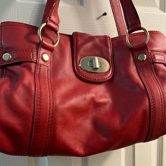 Elegant Red Leather Handbag - Picture 1 of 13